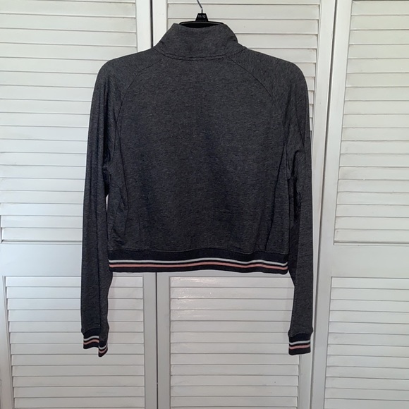 Cropped Pullover - Picture 5 of 7